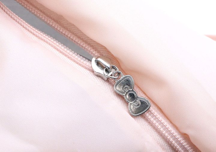 宝島社雑誌付録のＧＬＯＷ5月・6月合併号のメゾンスペシャル×ハローキティ保温・保冷マルシェバッグ4