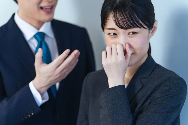 花粉症の人は口臭が生じやすい？（画像はイメージ）
