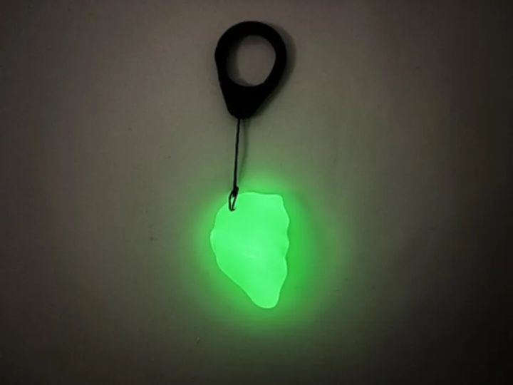 蓄光安全キーホルダーの発光時