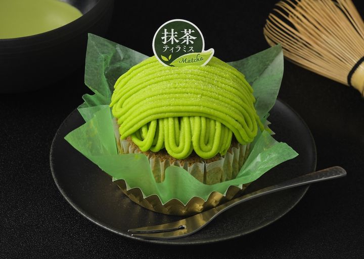 「抹茶ティラミスモンブラン」（税込 496円） 販売期間：3月27日（金）〜6月4日（木）頃 ※消費税は8％計算 width=