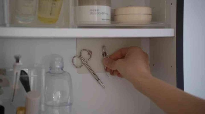 スチールブックスタンド