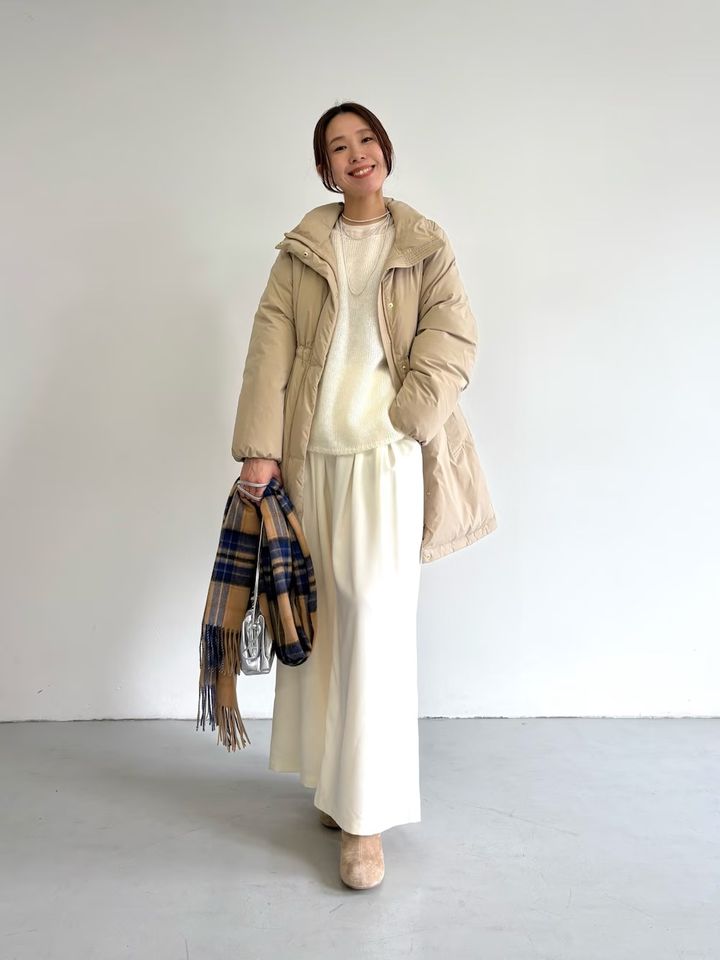 カジュアルも白系ワントーンで洗練コーデに