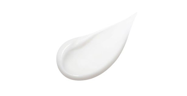 実際に肌にのせてみると、まるでスキンケアクリームのようななめらかで軽やかな塗り心地に驚かされます