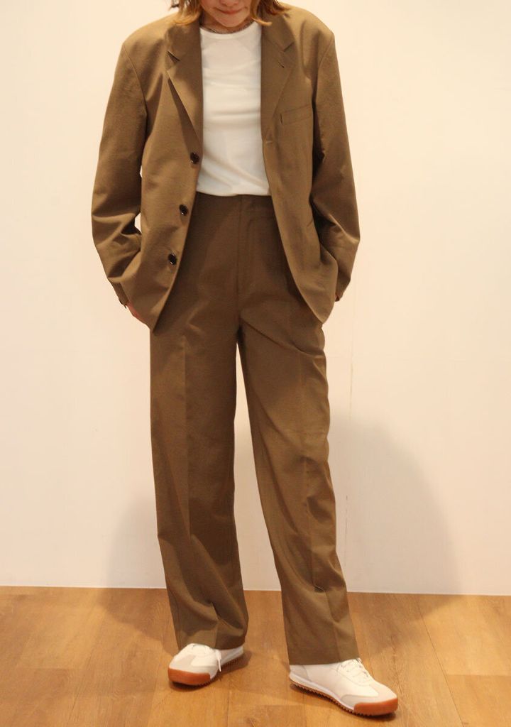 ユニクロユー ハイライズ ストレートパンツ コーデ セットアップ