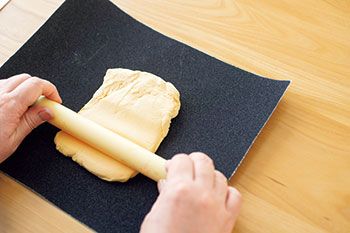 【食パン工作】本物みたい！「基本の食パン」をマスターして「えび＆卵ののっけトースト」を作ってみよう！の画像2