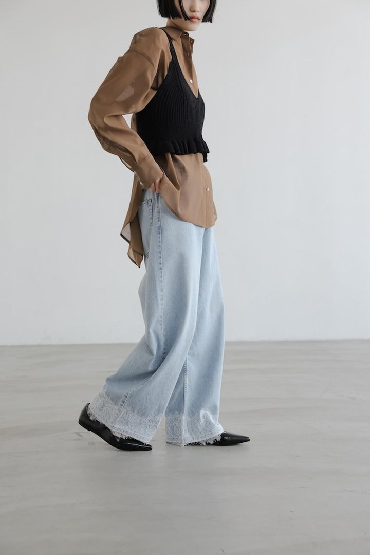 画像: レースデニム（スソレースブルー）¥8,800（ローリーズファーム） 出典：ローリーズファーム