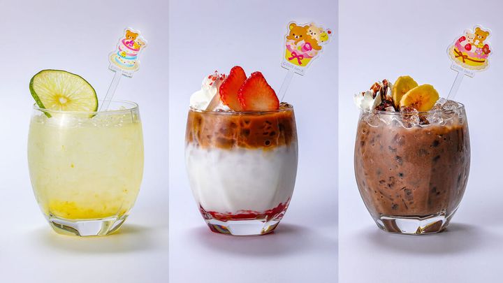 もれなく選べるアクリルマドラー付きのコラボドリンク