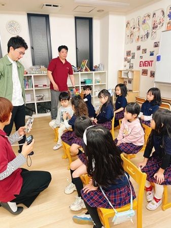 【愛知県名古屋市】園児がAIを英語で学ぶ「プロから学ぶ教育」を実施。保護者が講師となる新教育モデル