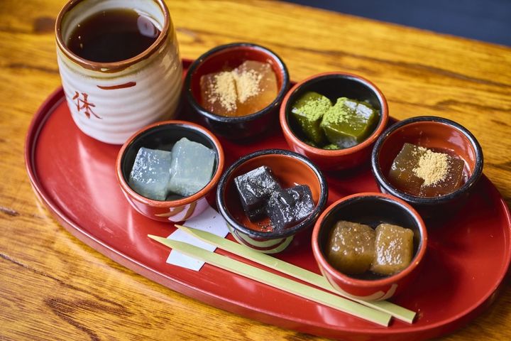 「わらび餅六種」880円