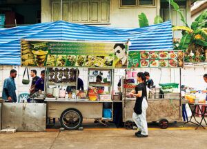 バンコク〈チュム・ラートヤー・ナーサハーナコーン〉屋台