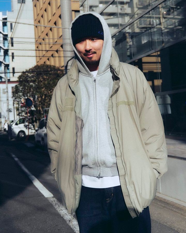 【スナップ】ジャストサイズのフーディ―の裾から白Teeをチラ見せさせたのがポイント