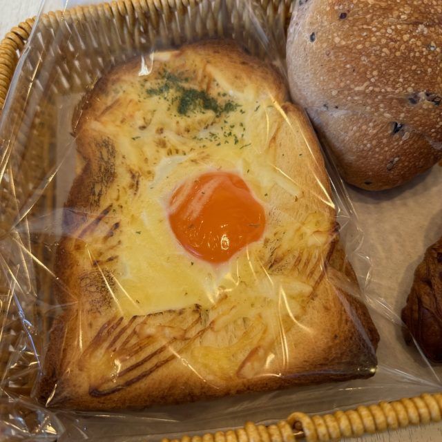 ベーコンエッグ」