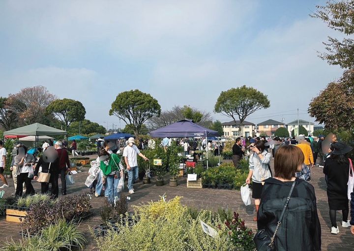 昨年の「鈴鹿市植木まつり」の様子