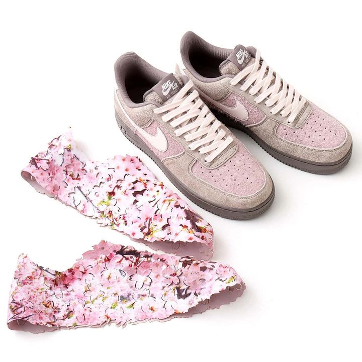 ナイキの「エア フォース 1 '07 プレミアム“チェリー ブロッサム”」¥19,800