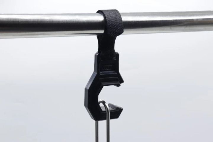 ダイソー ポール用ツールホルダー（AGAX） 使用例 吊るす