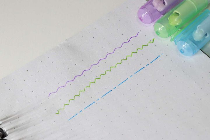 ダイソーのローラー付きカラーペン（点線、波線、3本）の使用例