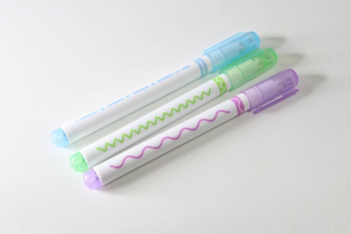 ダイソーのローラー付きカラーペン（点線、波線、3本）のビジュアル