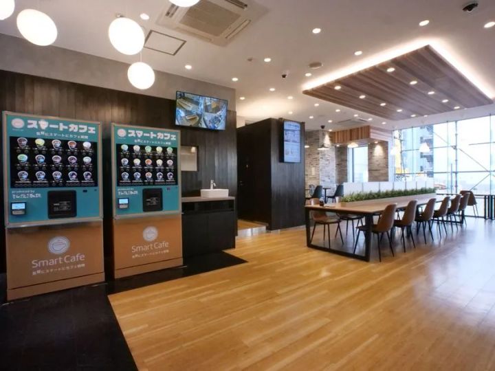 スマートカフェ 秋葉原店 自動販売機からの景観