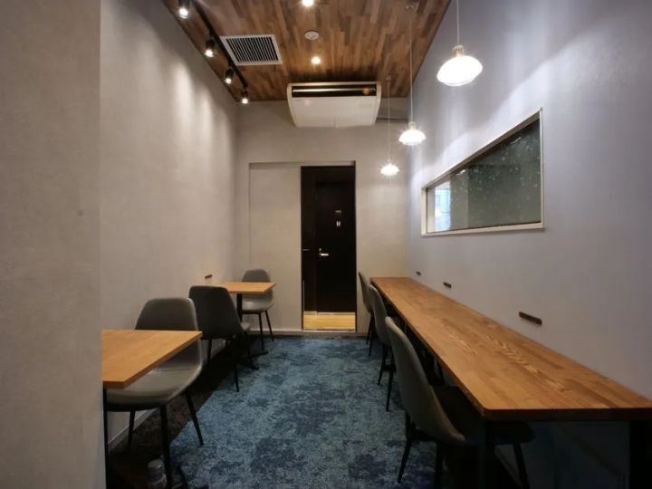 スマートカフェ 秋葉原店 個室感のあるスペース