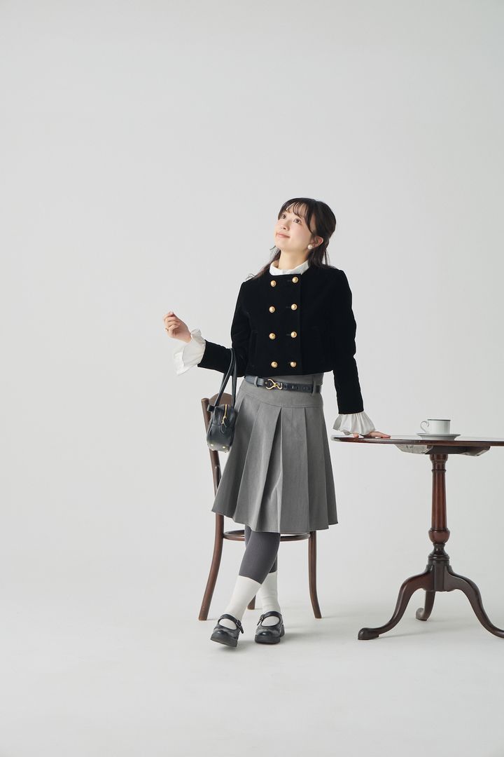 春のミドル丈プリーツスカートはこう履く！タイツ＋ソックスでカジュアルに【FUDGE FRIEND おしゃれさんの毎日コーディネート vol.667｜Maruru】