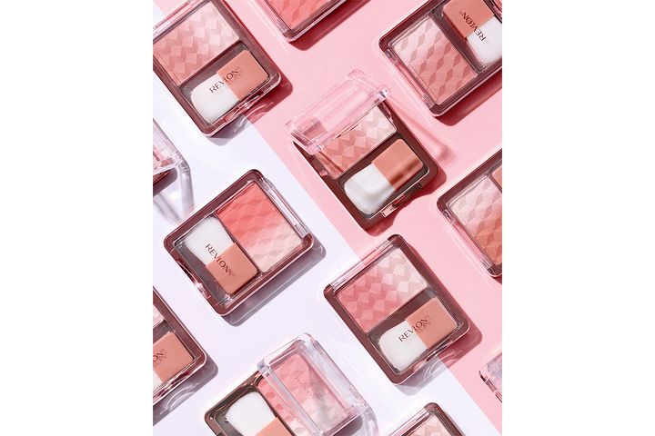 一つ2役な新アイテム「レブロン ブラッシュ デュオ N」