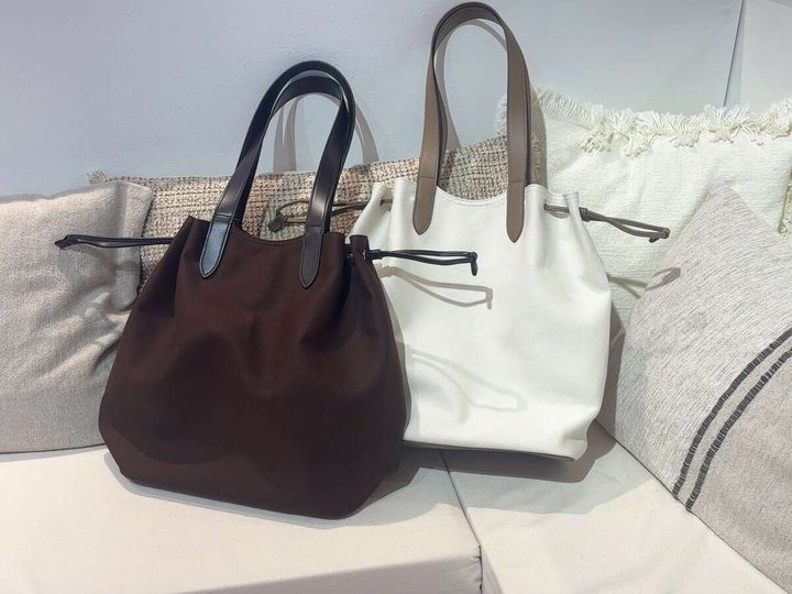 キャンバストートバッグ ユニクロ