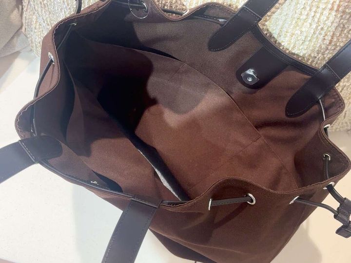 キャンバストートバッグ ユニクロ 内側