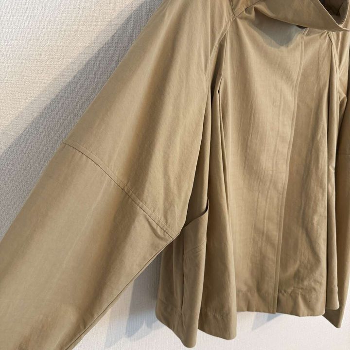 LE PHIL スパンタッチタスランジャケットの袖シルエット
