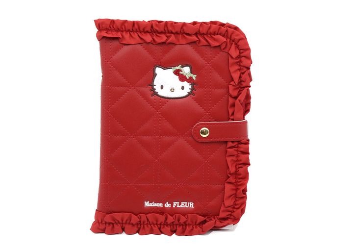 宝島社ムック付録のMaison de FLEUR×HELLO KITTY いちごマルチケースBOOK RED2