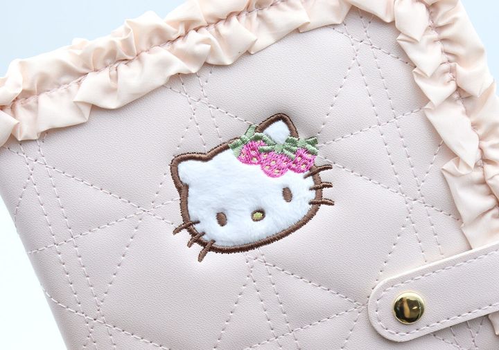 宝島社ムック付録のMaison de FLEUR×HELLO KITTY いちごマルチケースBOOK PINK3