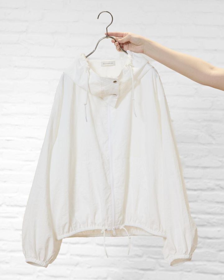 画像: UVカットエアリーブルゾン￥20,900 www.dot-st.com