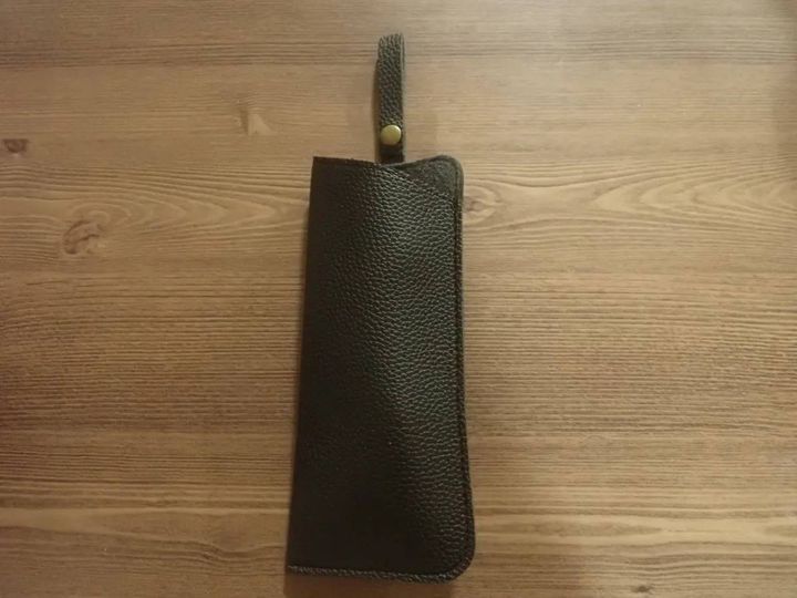 DAISO(ダイソー)：取っ手付ソフトメガネケース