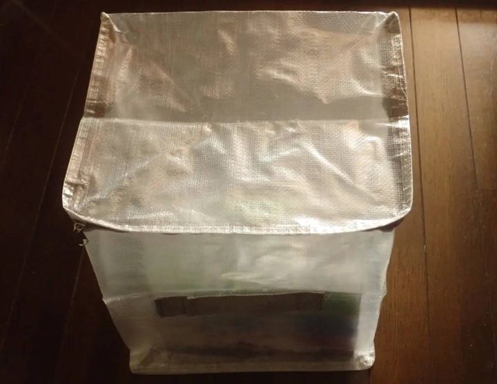 DAISO(ダイソー)：クリアー収納袋(30cm×25cm×36cm)