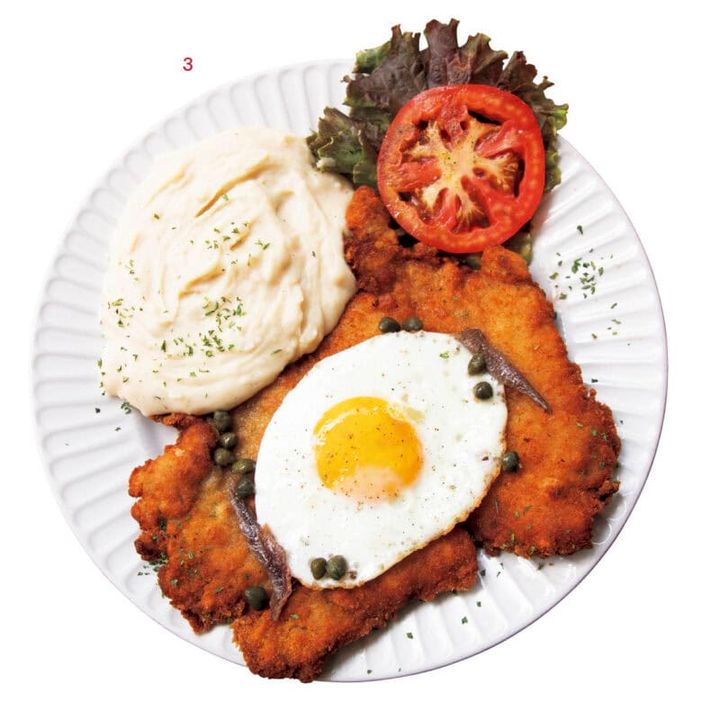 3.ドイツらしいポークシュニッツェル。マッシュポテトもたっぷり（₩24,500）。