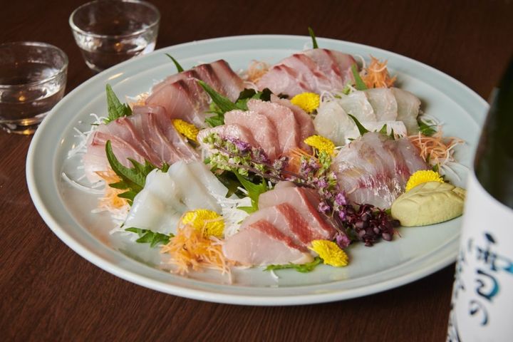 刺身盛合せ3人前3300円～（写真は4人前4400円）