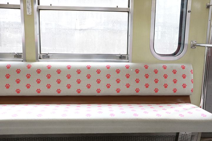 流鉄流山線（肉球シート）