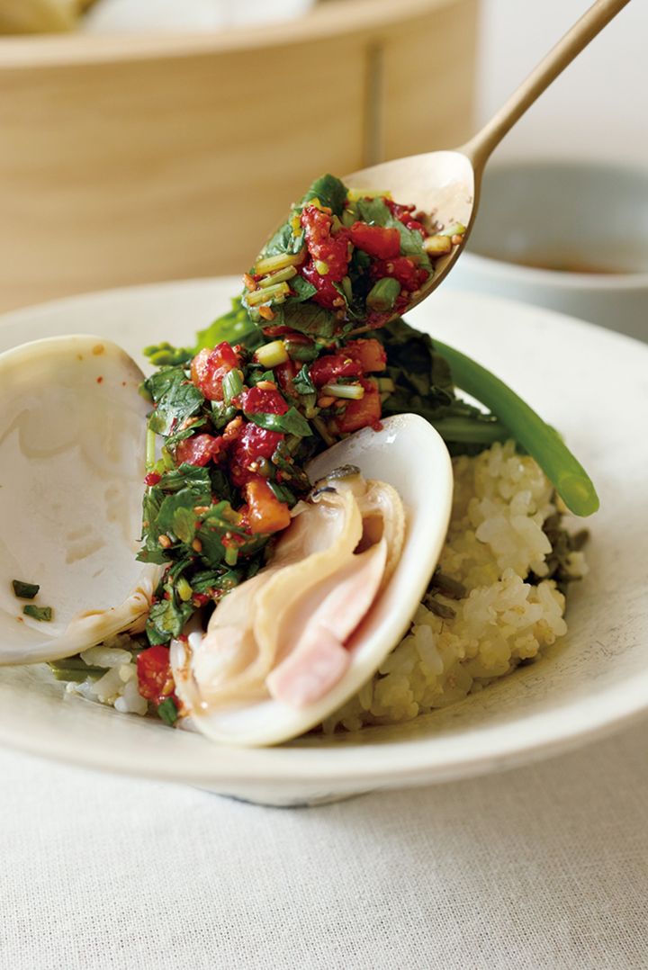 主菜 はまぐりと菜の花の酒蒸しいちごのジャン