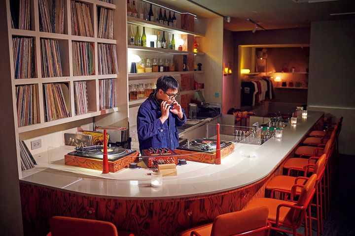 バンコク〈クラブ・サルバ〉店内