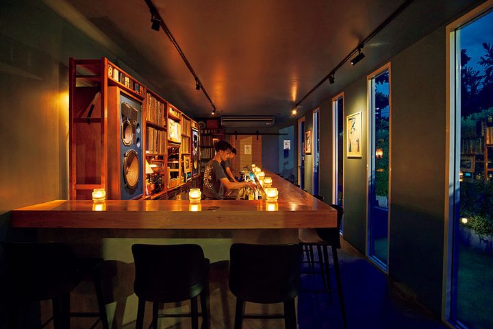 バンコク〈フリーキングアウト・ザ・ネイバーフッド〉店内