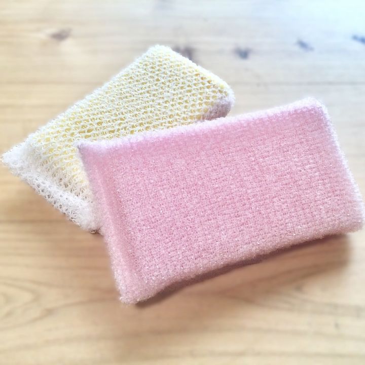 在宅勤務の友達に教えるわ。使ってない「キッチンスポンジ」のラクになる【意外過ぎる使い道】