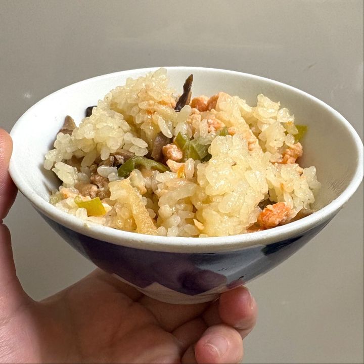 SNSで話題の一撃メシにチャレンジ！丸美屋「とり釜めしの素」が使える