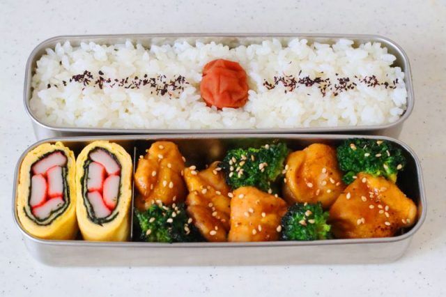 2品弁当の詰め方プロセス