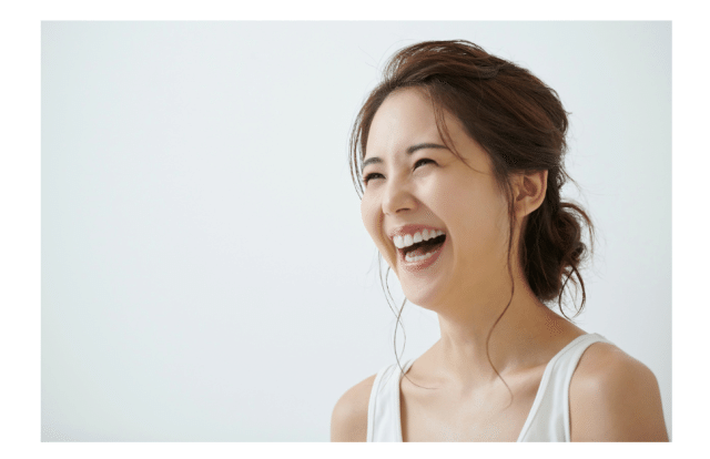 笑顔の女性