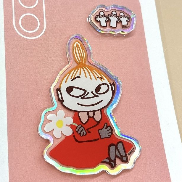 「アクリル素材ステッカー」(638円)