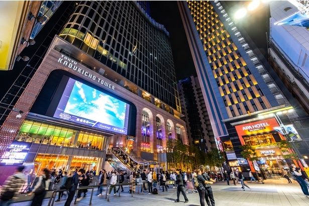 JR新宿駅 〜駅直結徒歩約1分〜 ルミネtheよしもと 〜徒歩約2分〜 ルミネ新宿 LUMINE2 〜徒歩約12分〜 東急歌舞伎町タワー 〜徒歩約7分〜 新宿西口 思い出横丁をめぐる新宿ならではの笑いと夜を満喫コース