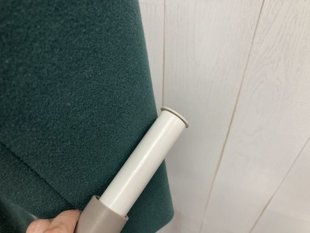 ダイソー 携帯用ほこり取り（ワンタッチ） 100均 出先 便利 持ち運び