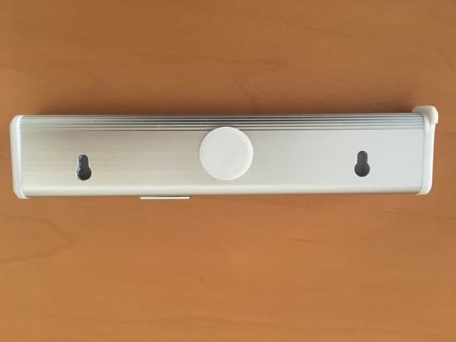 ダイソー センサーライト（スティックタイプ） 100均 フック穴 マグネット