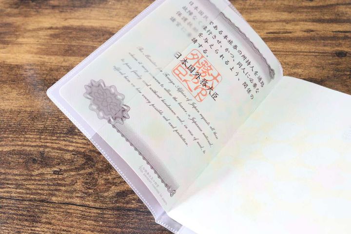 パスポートケース（半透明） 装着方法