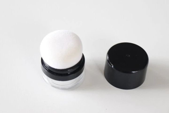 ダイソー スポンジ付チーク容器