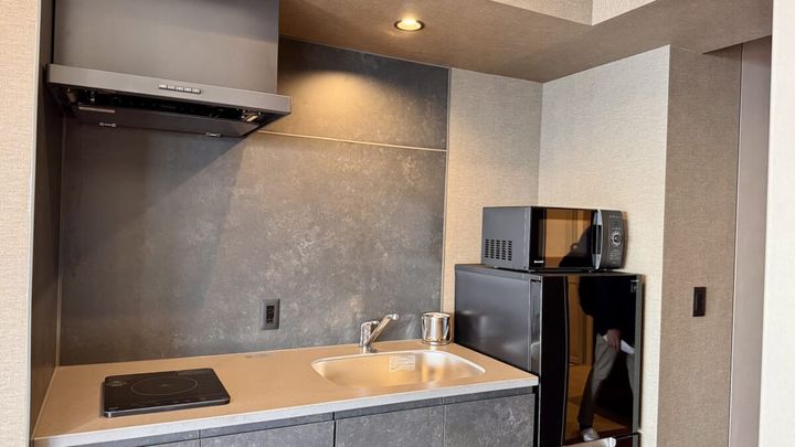 「リーガロイヤルリゾート沖縄 北谷」スイート「グランドコーナースイート」キッチン